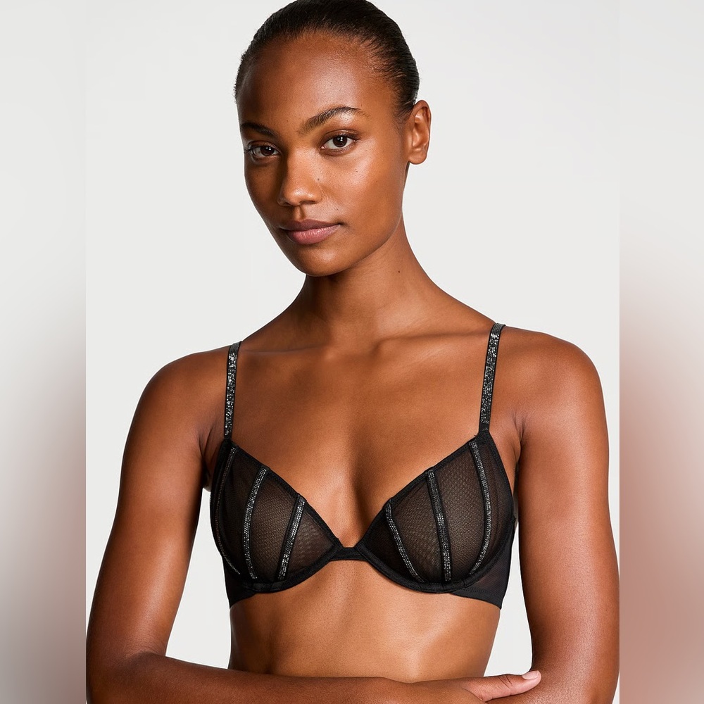 Victoria's Secret BNWT 30B VERY SEXY
Sheer Shine Unlined Low-Cut Demi Bra Black